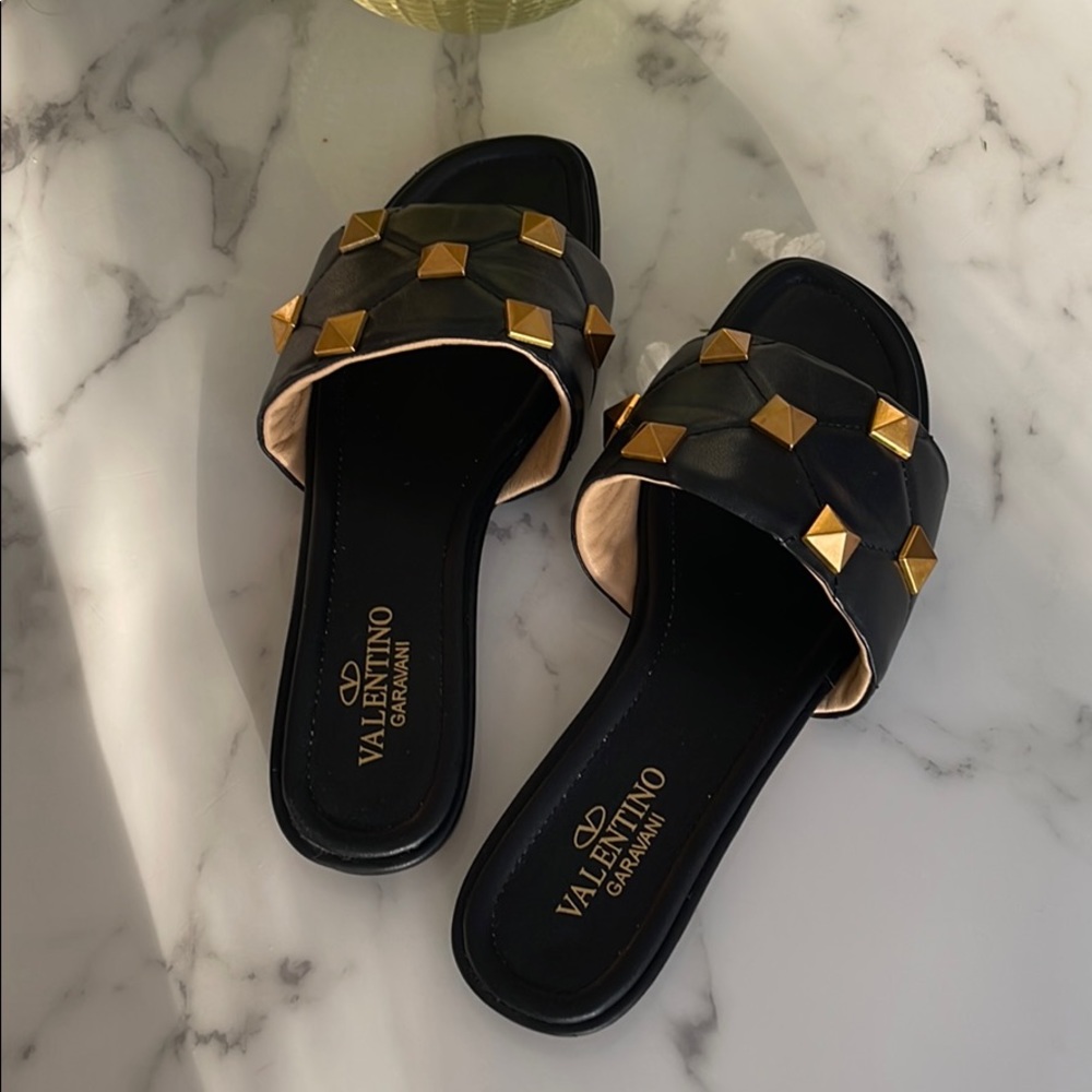 Valentino Garavani Black sandals LIKE NEW